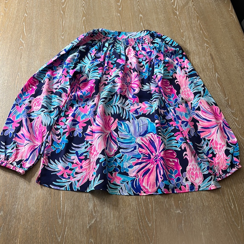 MOVING SALE: Lilly Pulitzer Elsa Blouse - Picture 9 of 10
